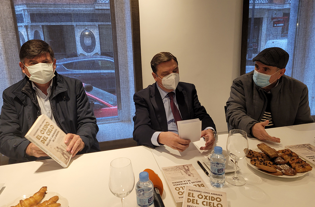 El ministro de Agricultura, Luis Planas, presenta la obra de Alejandro López Andrada
