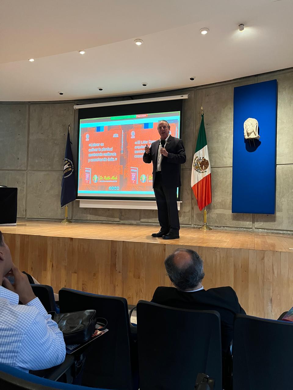Presentación de Liderazgo Daisugi en la Universidad Motolinía de la Ciudad de México