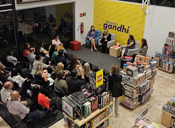 Presentación de México 10 emprendedoras con impacto en Librerías Gandhi